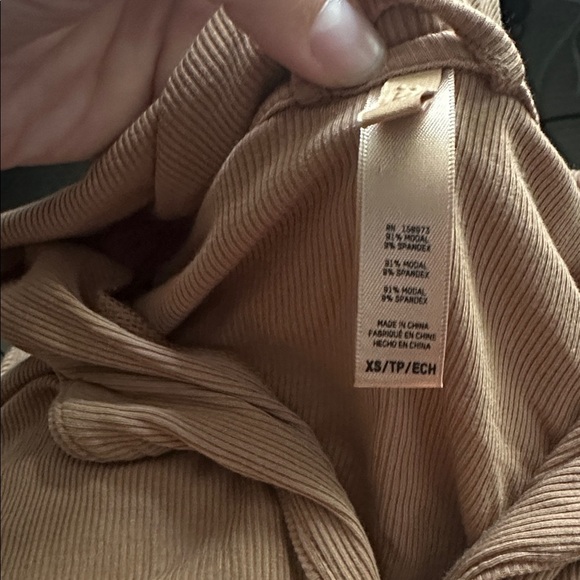 Skims soft lounge sleep top in Ochre size XS - Picture 2 of 2